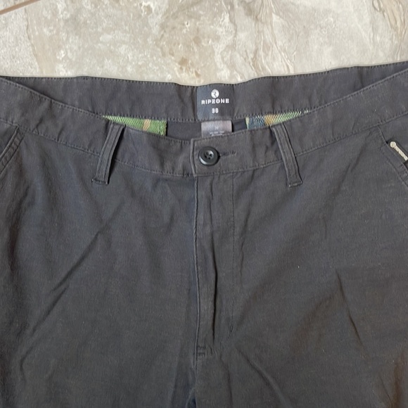 Men’s Ripzone athletic style shorts - Picture 5 of 5